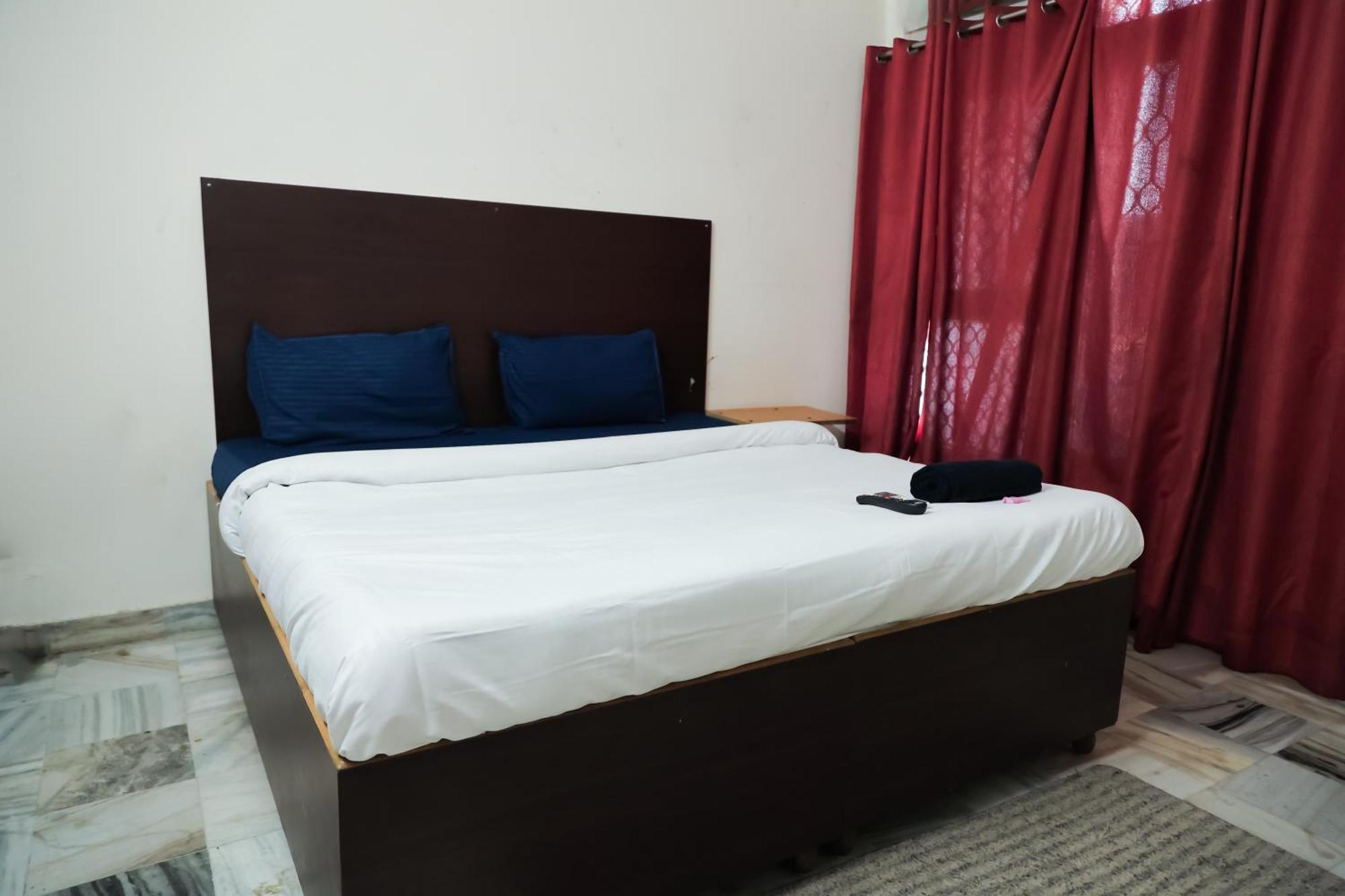 Hotel - Near Anand Vihar Station