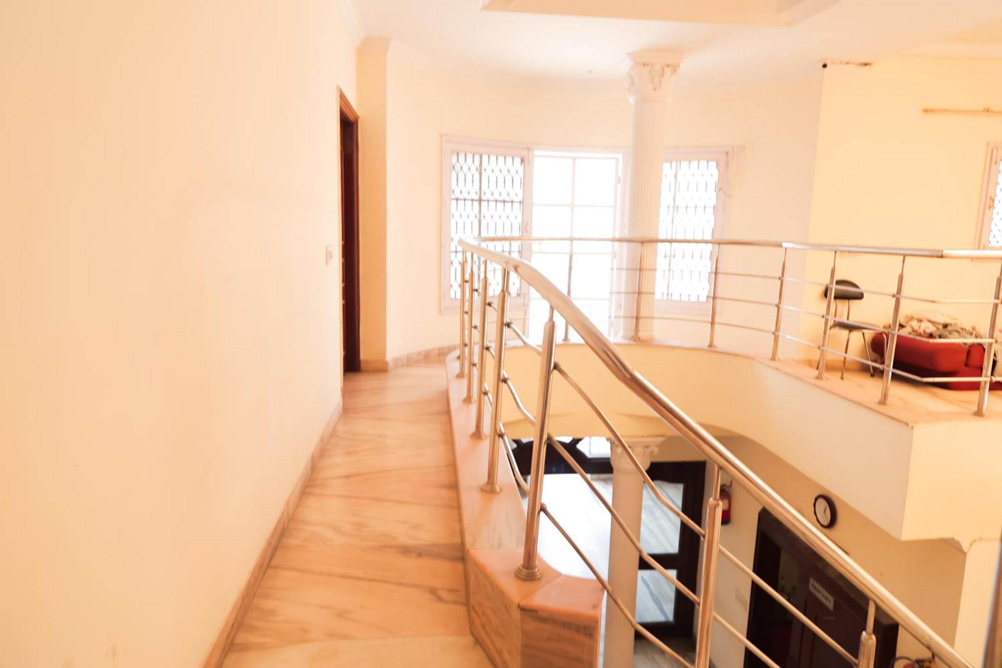 - Near Anand Vihar Station Hotel New Delhi