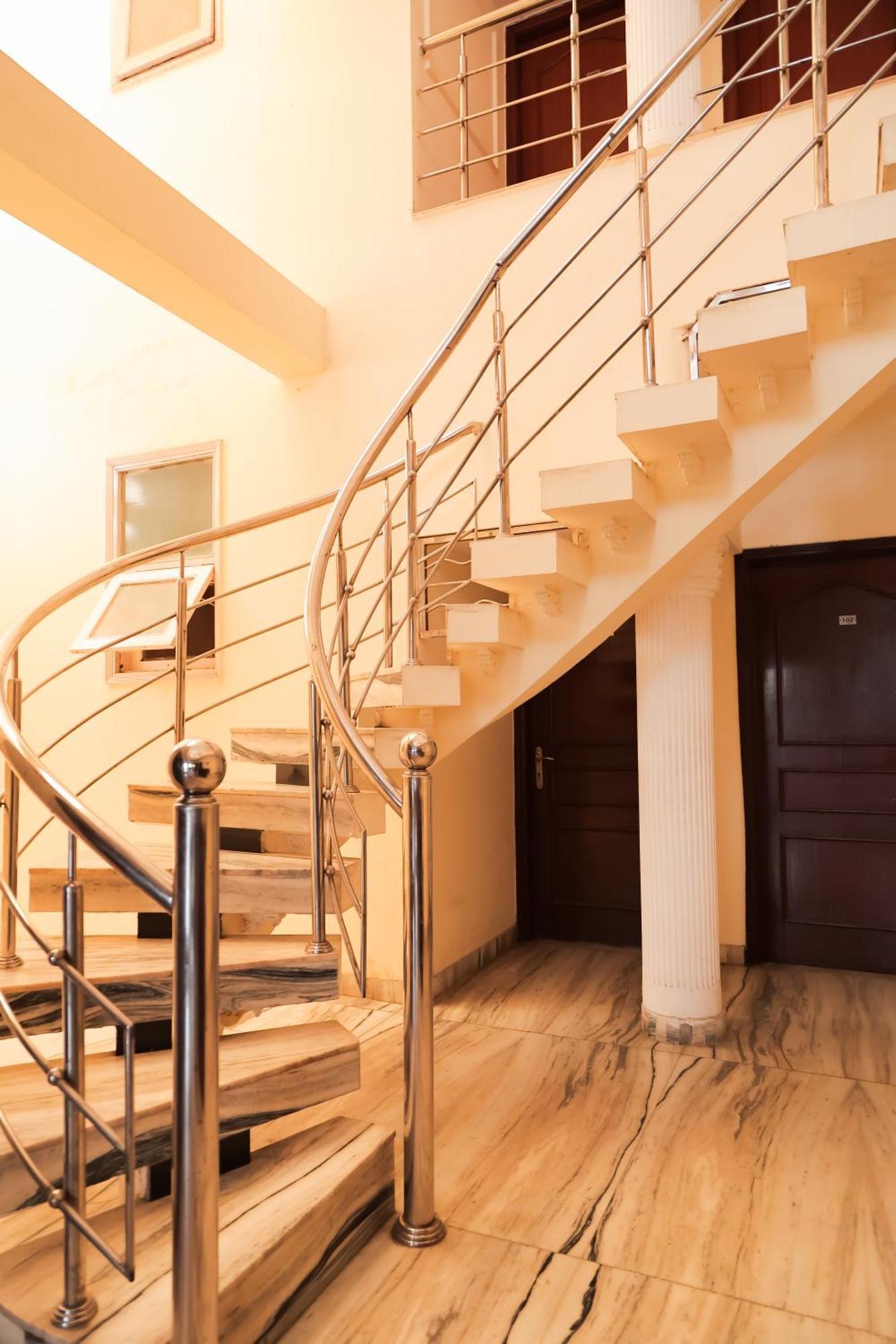 Hotel - Near Anand Vihar Station New Delhi