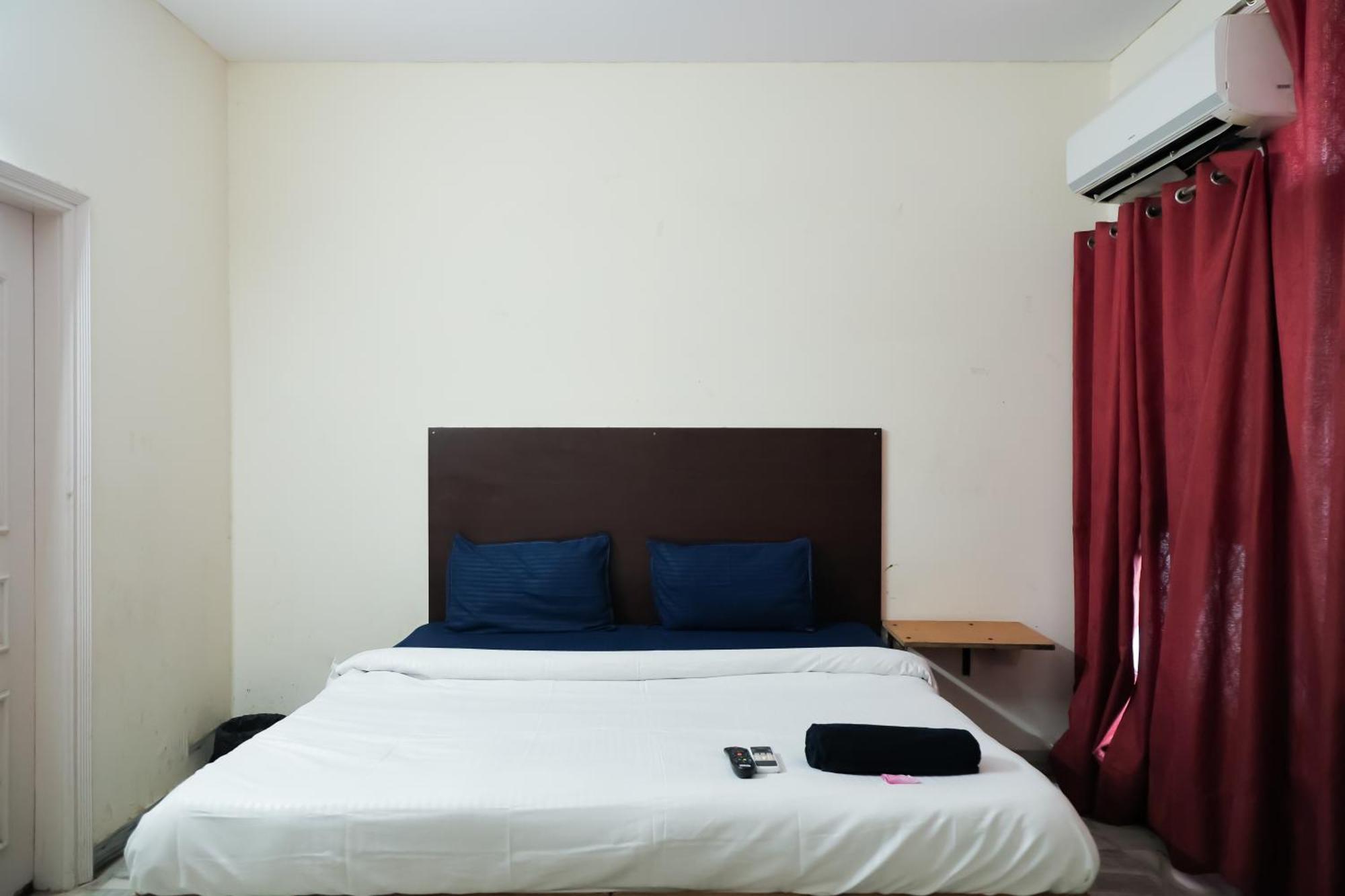 - Near Anand Vihar Station New Delhi